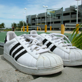 LAS ADIDAS 'SUPERSTAR'